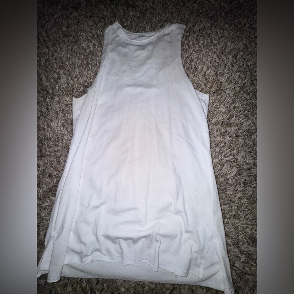 Women’s size small
White Tank top